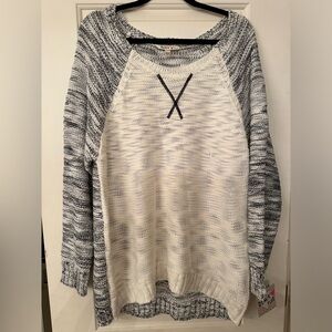 Women’s Derek Heart Plus Ivory/Black Raglan Slub Sweater